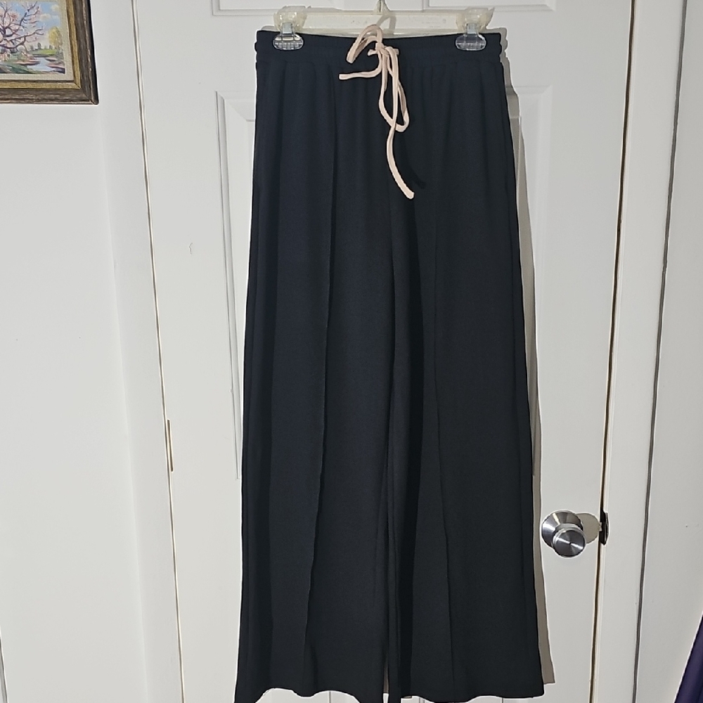 Cider Black Wide Leg Track Pants. By CIDER. With Ribbed Texture. Sz Meduim. Tie